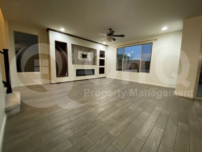 Foto del edificio - 3143 E Tina Dr