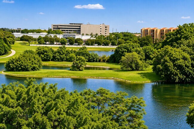 Foto del edificio - 9682 Fontainebleau Blvd
