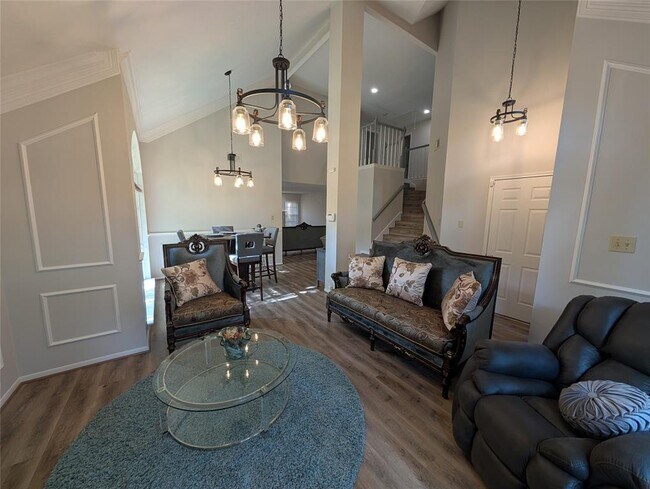 Building Photo - 2 Skyland Pl