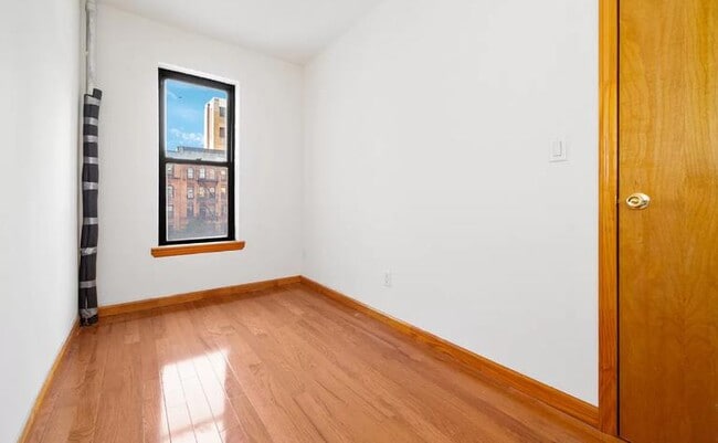 Foto del edificio - 328 E 14th St