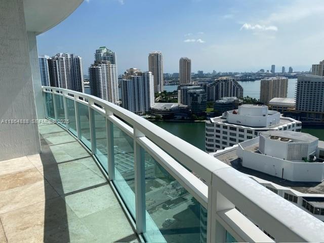 Foto del edificio - 950 Brickell Bay Dr