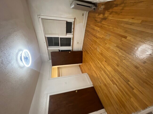 Building Photo - 2408 E 77th St