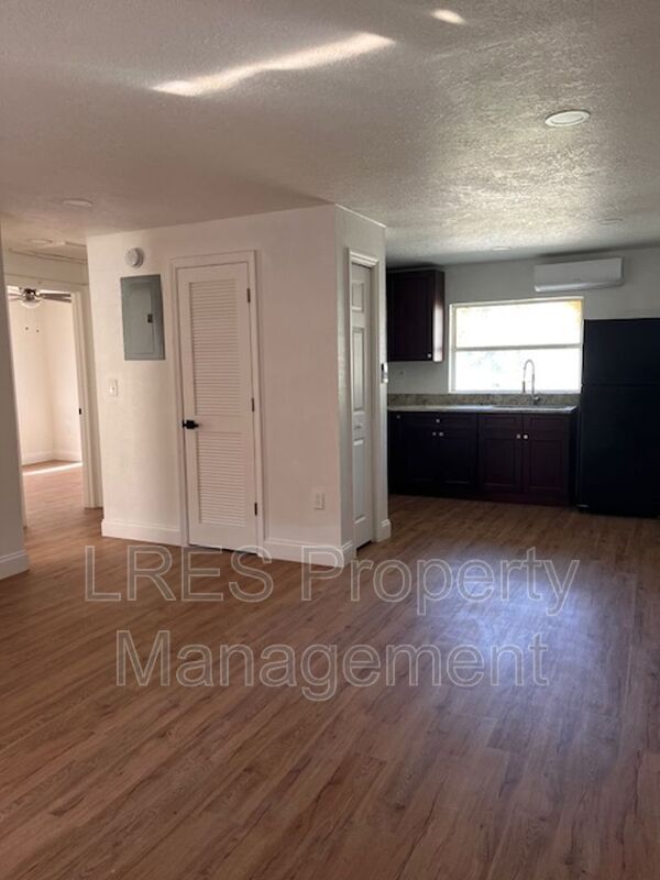 Primary Photo - 813 W Jefferson St