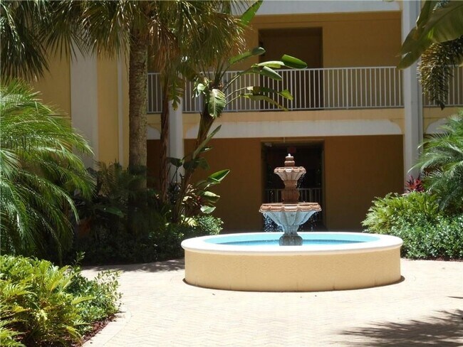 Foto del edificio - FOUNTAIN COURT CONDOMINIUM AVAILABLE FOR 2026 SEASON-HEART OF PUNTA GORDA