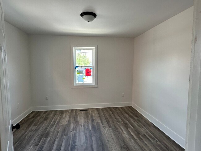 Building Photo - 319 Gray Ave