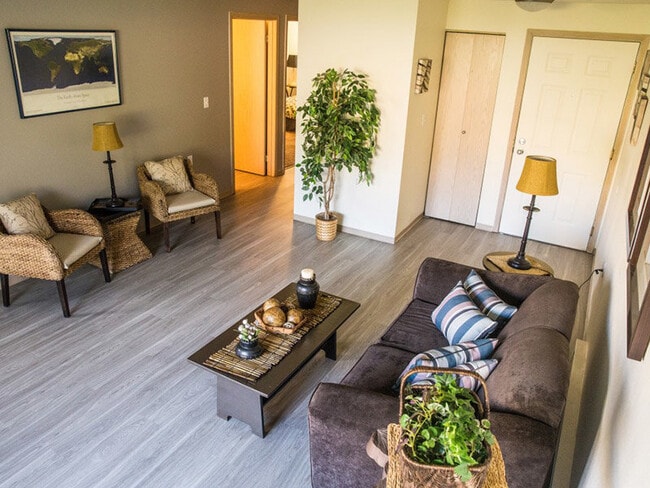 Building Photo - Eagle Pointe