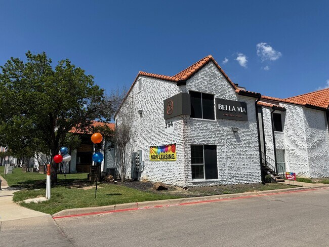 Foto del edificio - 390 Shady Ln Dr