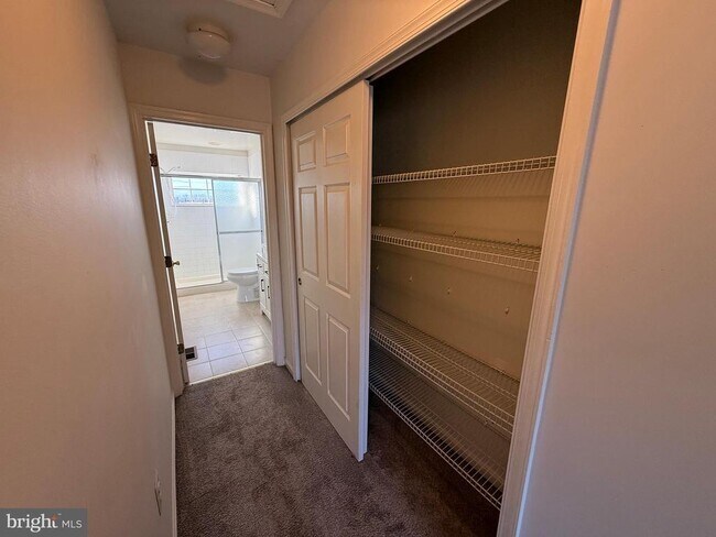 Building Photo - 22976 Fontwell Square