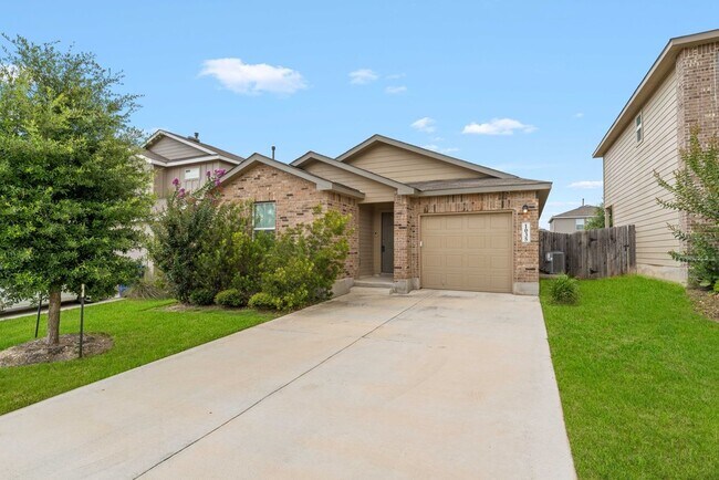 Building Photo - Bright 3-Bed Home with Garage, Fenced Yard, and Resort-Style Amenities in San Antonio