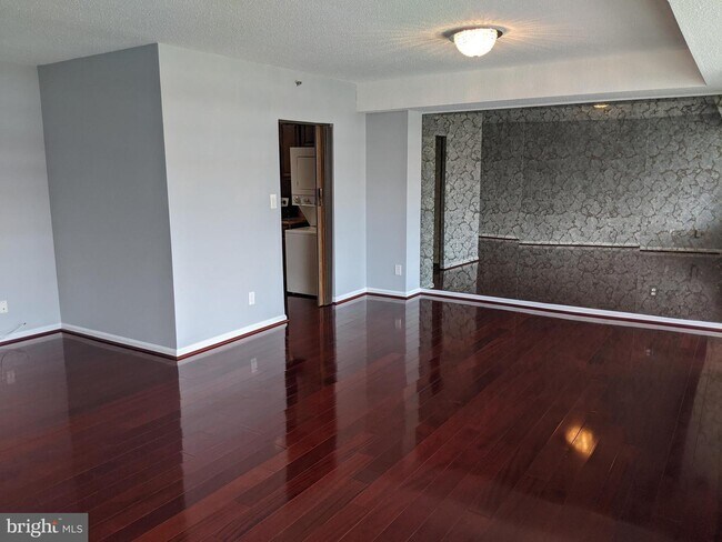 Building Photo - 3713 S George Mason Dr