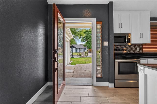 Building Photo - 7009 Shadow Bend Dr