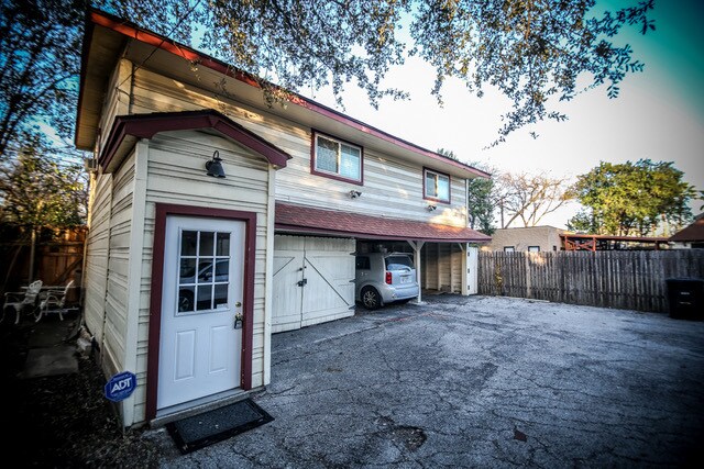 Primary Photo - 123 E Lullwood Ave
