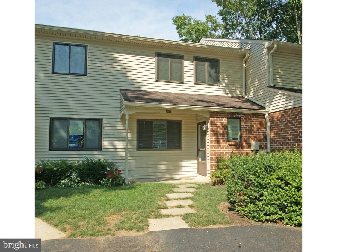 303 Camsten Ct, Chesterbrook, PA 19087 Townhome Rentals in