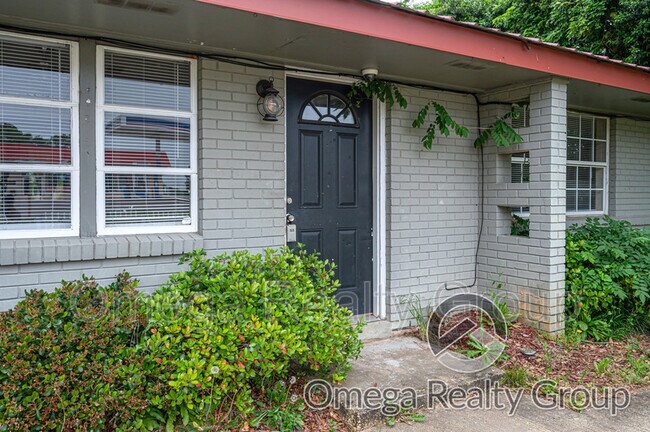 Building Photo - 212 Fairview Ave
