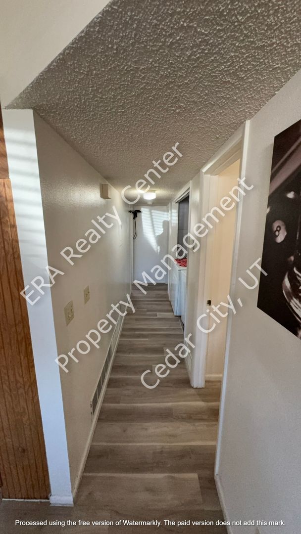 Foto del edificio - 2 Bedroom - 1 bath apartment