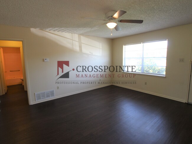 Foto del edificio - COMING SOON! 2 Bedroom 1 Bath Duplex in West Tyler!