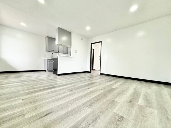Foto del edificio - 8204 Langdon Ave