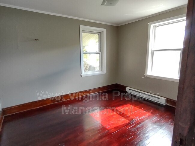 Building Photo - 153A Mellon St