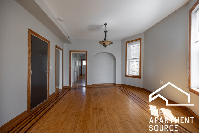 Building Photo - 3110 W Fullerton Ave