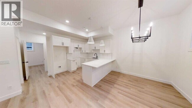 Photo du bâtiment - 11950-11979 79 Ave