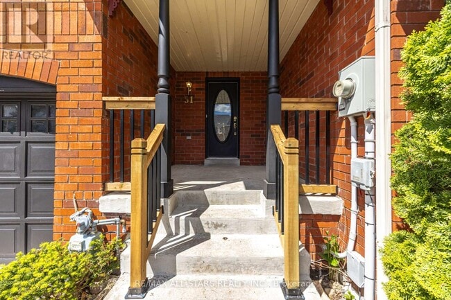 Building Photo - 51 Playfair Rd
