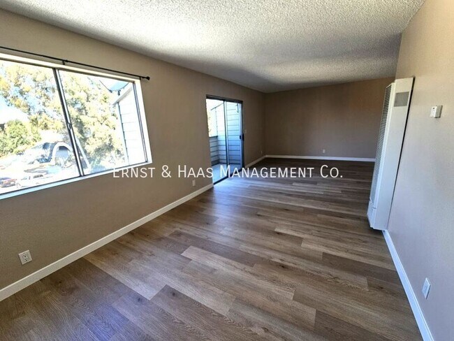 Foto del edificio - 6673 N Hammond Ave