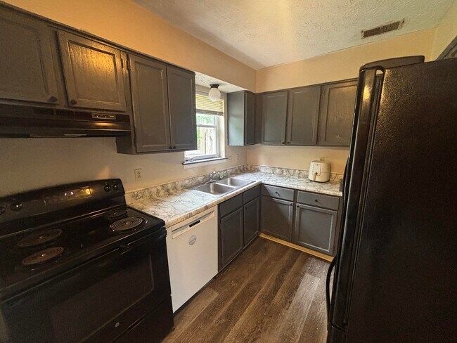 Foto del edificio - 3697 Crosby Dr