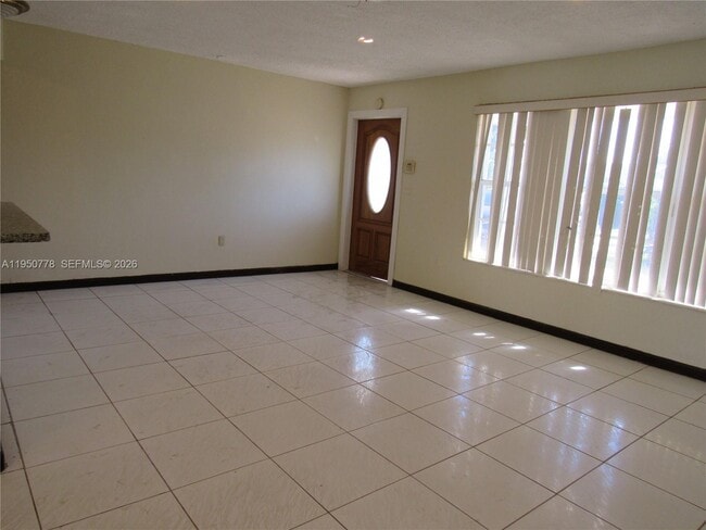 Foto del edificio - 7913 Ramona St