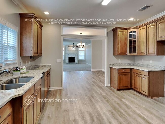 Building Photo - 915 Rome Pike