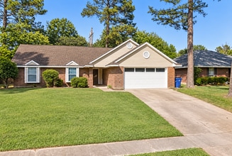 Building Photo - 9307 Lytham Dr