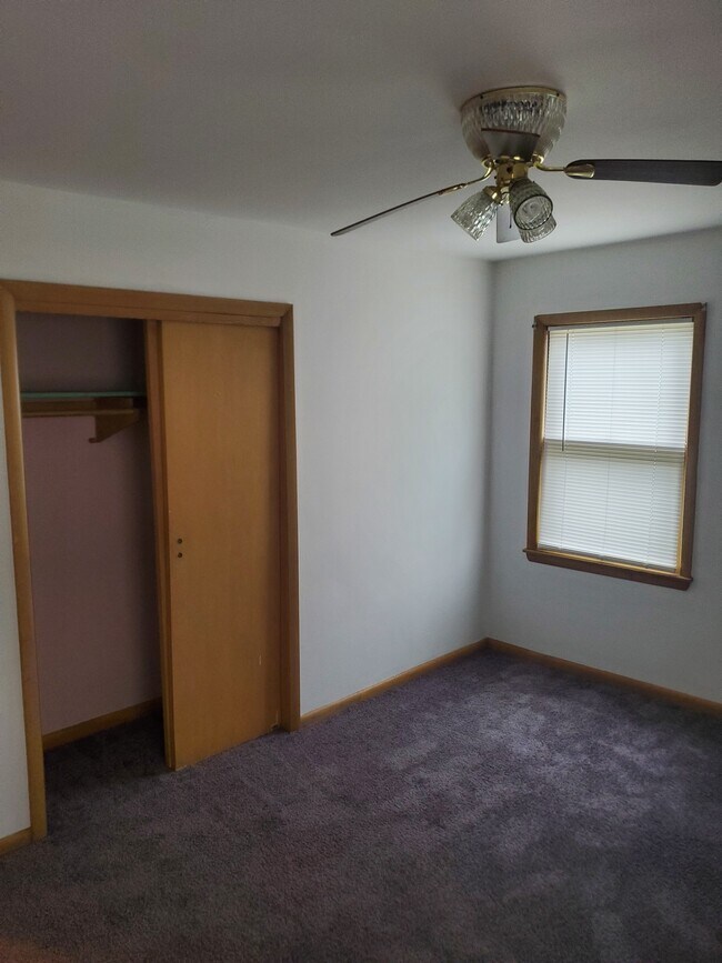 Bed 3 - 8007 W Beckett Ave