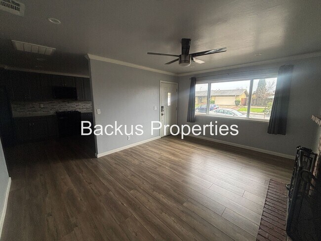 Foto del edificio - Wonderful Three-Bedroom home in Gonzales