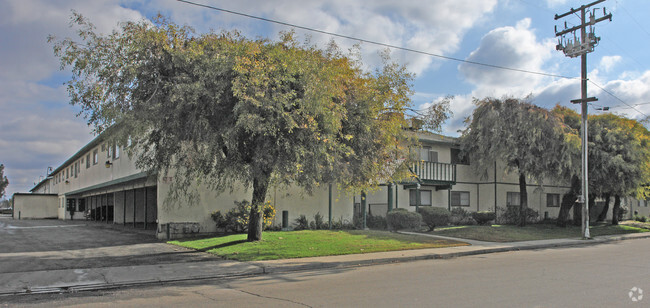 Foto del edificio - Oak Tree Apartments