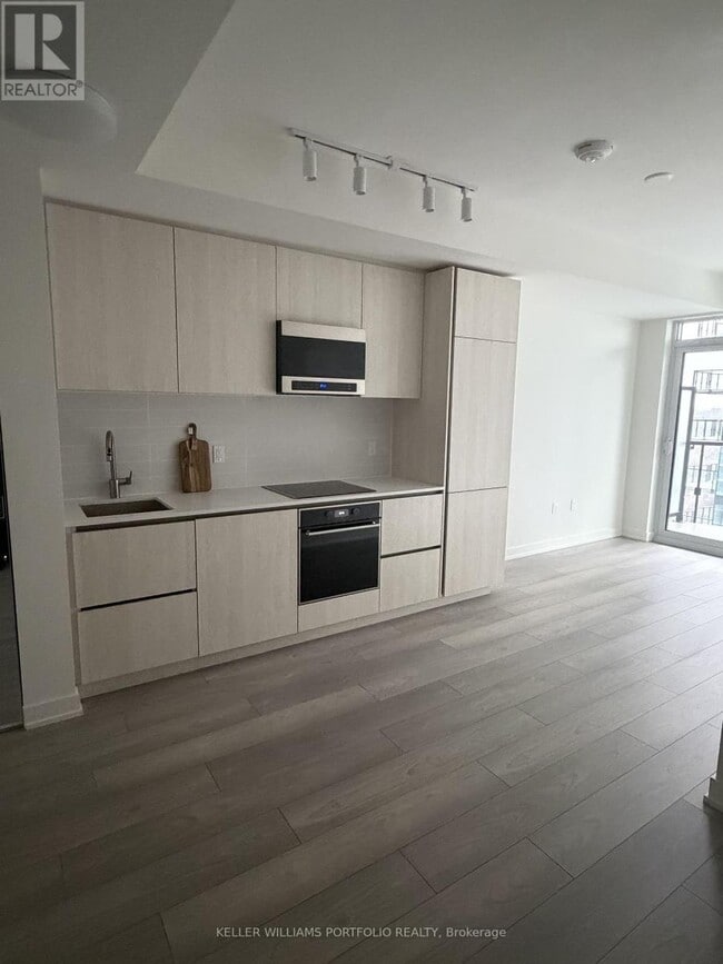 Photo du bâtiment - 110 Broadway Ave