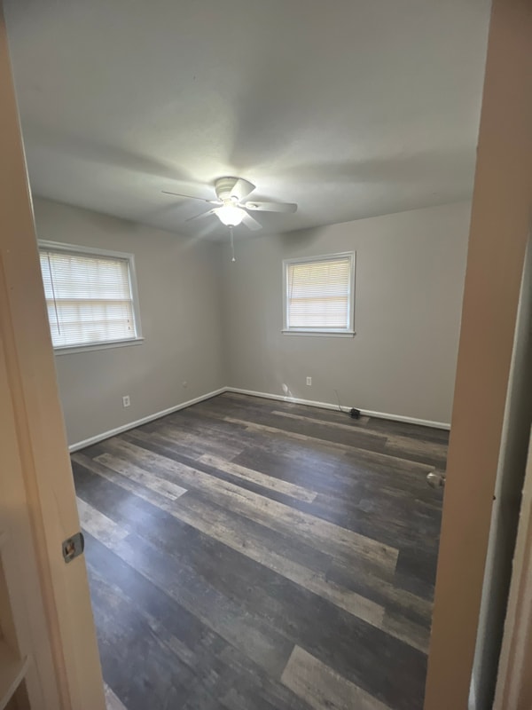 Building Photo - 2220 Mahan Dr