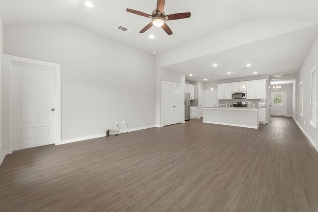 Building Photo - 21635 Coral Mist Dr