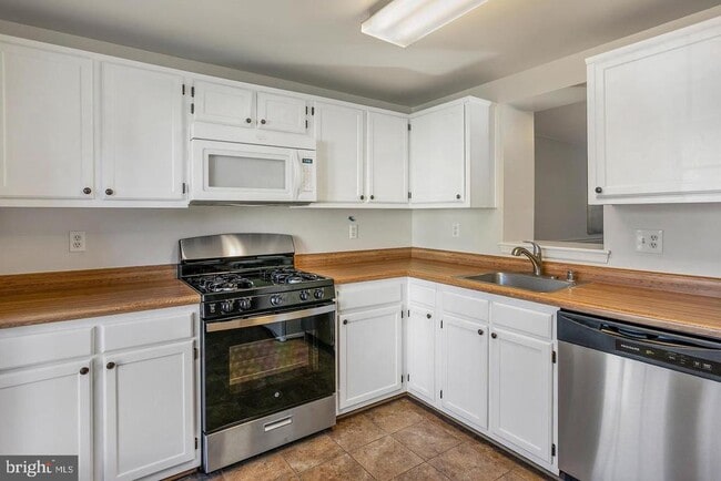 Building Photo - 14569 Truro Parish Ct