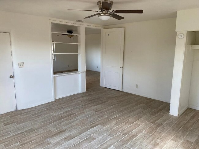 Foto del edificio - 374 E 5th St