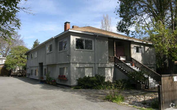 Primary Photo - 54 Magnolia Ave