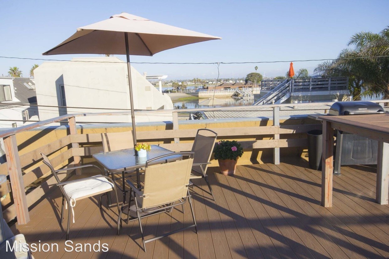 Foto principal - 2 br, 1 bath Apartment - 3673 Bayside Ln
