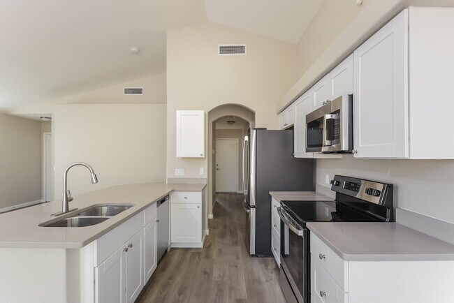 Foto del edificio - 8338 W Bluefield Ave