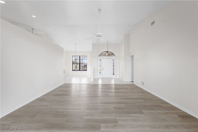 Building Photo - 18031 Greenwood Dr