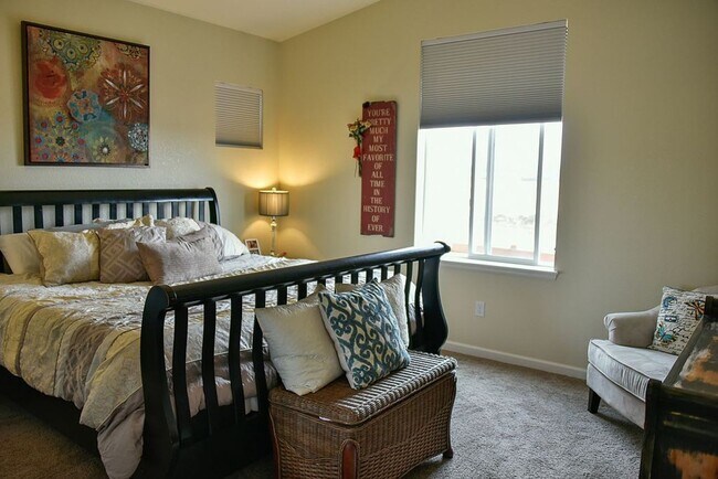 Foto del edificio - Great 3 Bed / 3 Bath with Garage! Open Floor Plan with Upgrades!