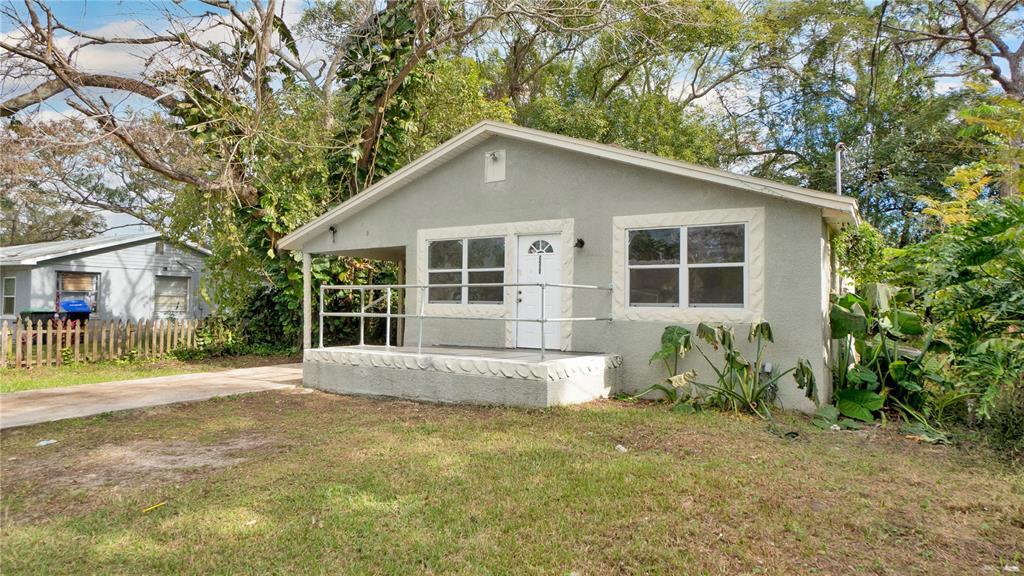 Foto principal - 5205 2nd St