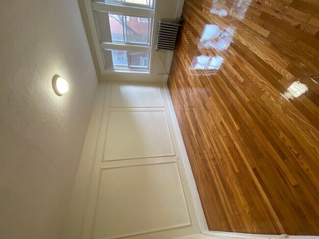 Building Photo - One and a half bedroom in Brighton, MA