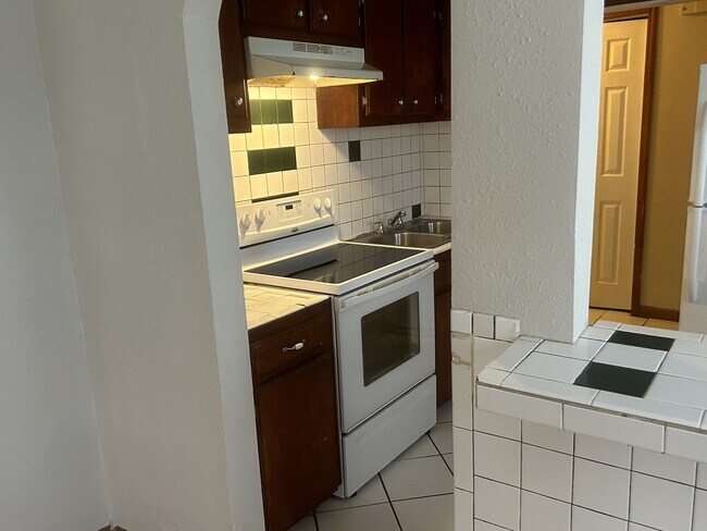 Foto del edificio - 1580 W 14th St