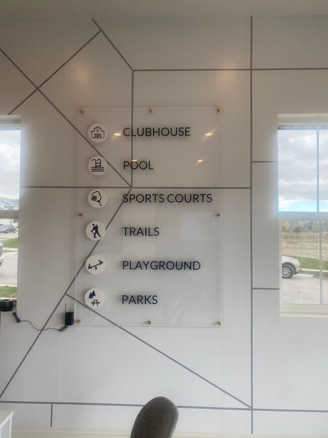 Foto del edificio - 4475 N Heritage Dr