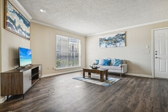 Building Photo - The Glen at Highpoint