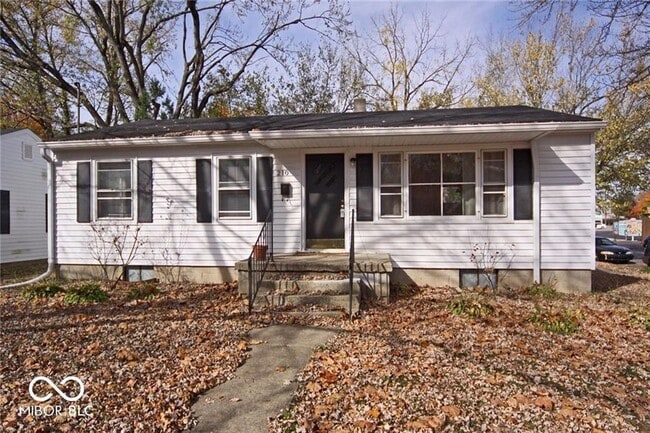 Building Photo - 210 W Sycamore St