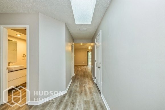 Building Photo - NOW AVAILABLE! 7715 Andes Dr, Jacksonville...